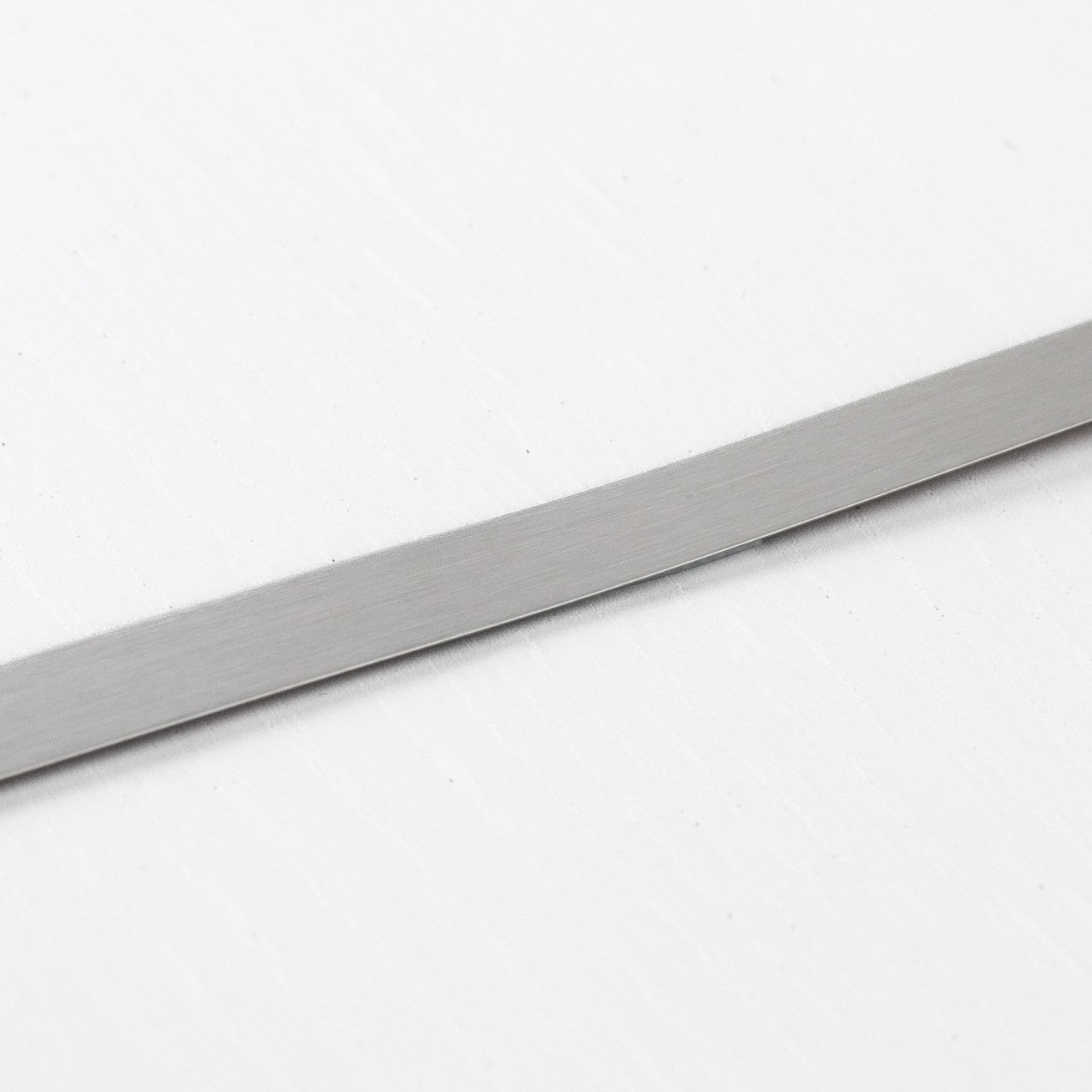 Fita metálica prateada escovada 10mm