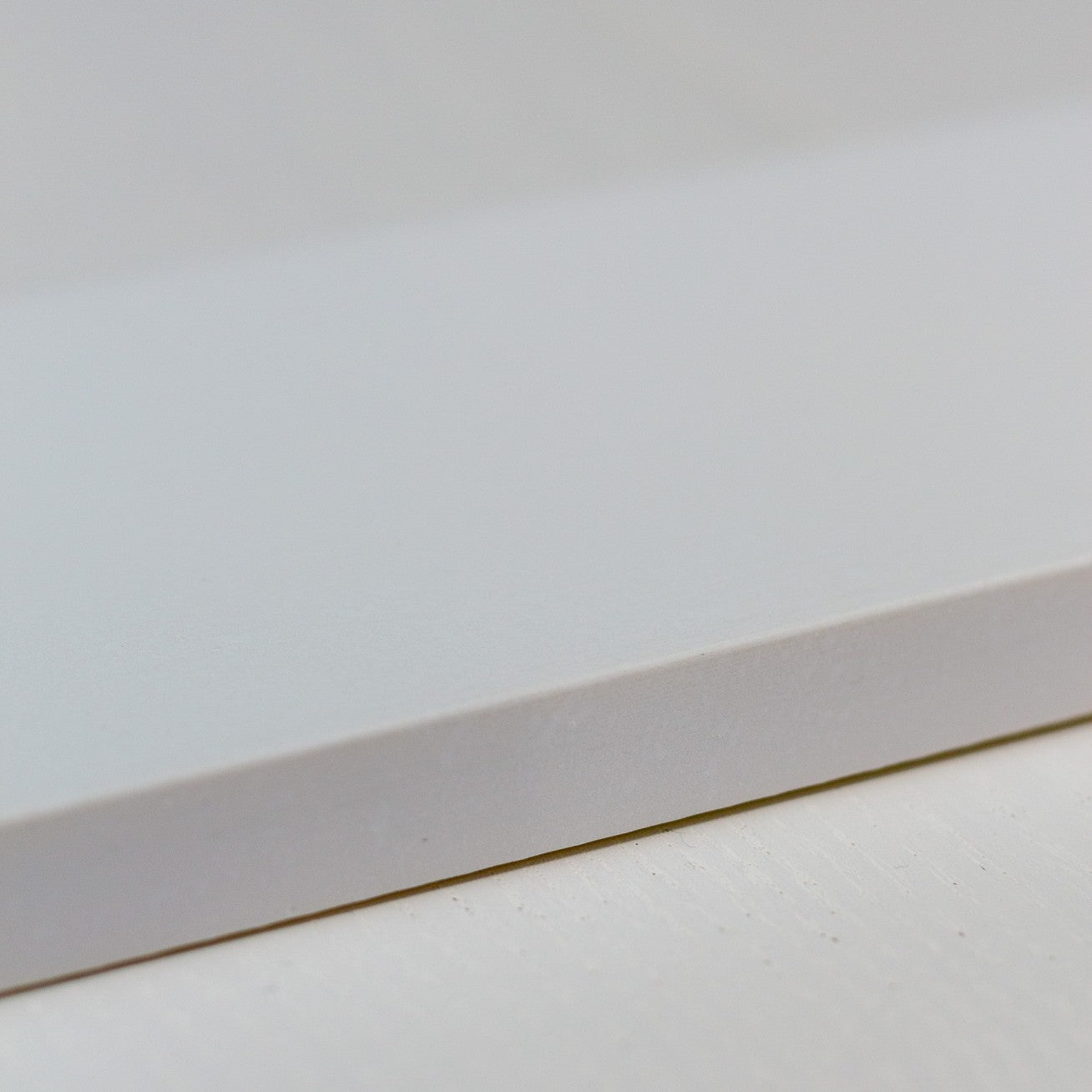 Friso boiserie branco fino liso - 2,4m
