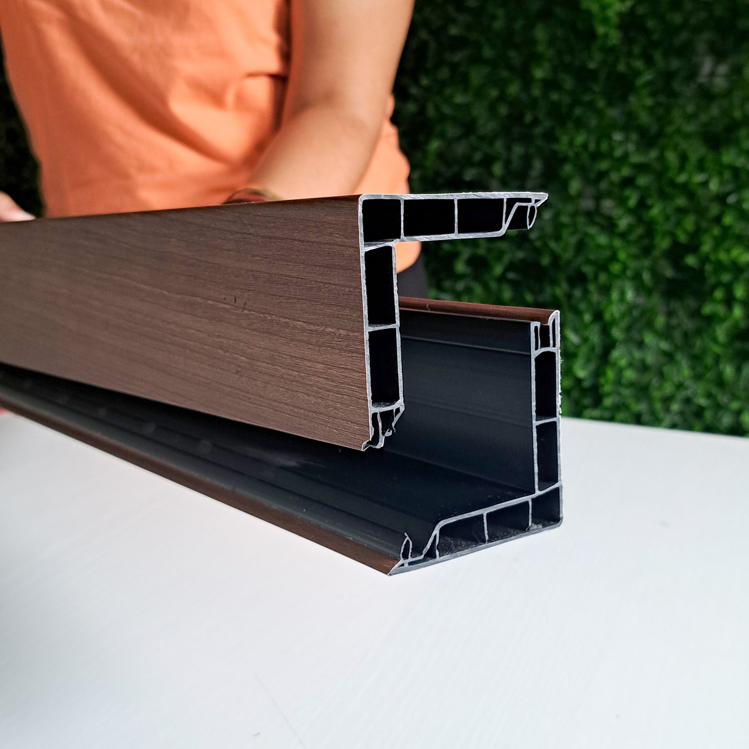 Divisória de ambiente PVC padrão Madeira Carvalho 7cmx7cm com 2,8 metros