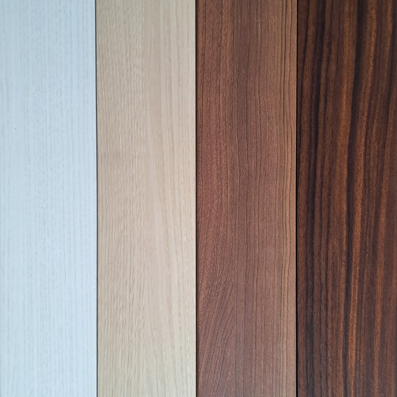 Divisória de ambiente PVC padrão Madeira Nogueira 7cmx7cm com 2,8 metros