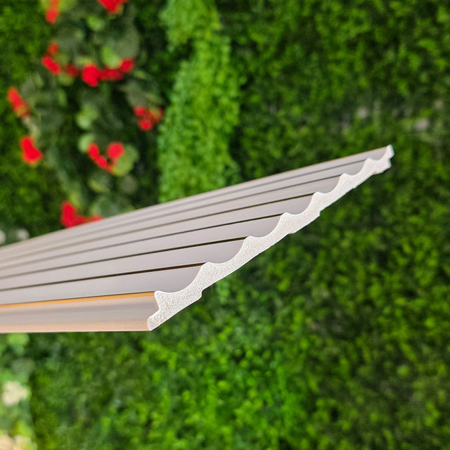 Painel ripado - Côncavo - Branco/Dourado 2,49m