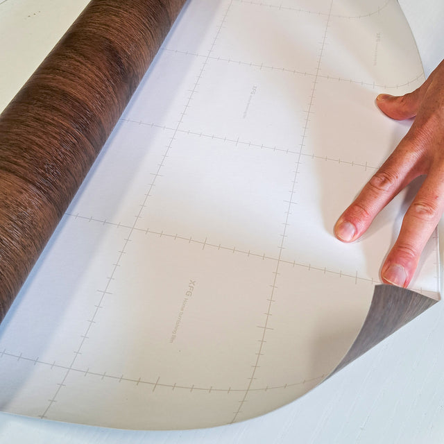 Rolo adesivo decorativo Nogueira 90cm x 5m