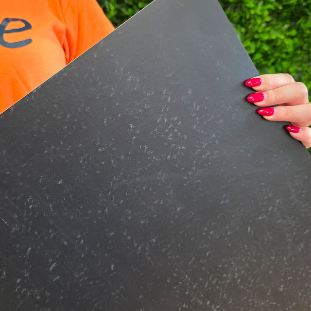 Revestimento vinílico chão e parede LVT dry back mármore preto