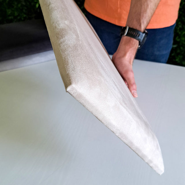 Cabeceira estofada Suede Bege 30x60cm
