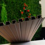 Painel ripado exterior WPC - Preto/Castanho 2,9 metros