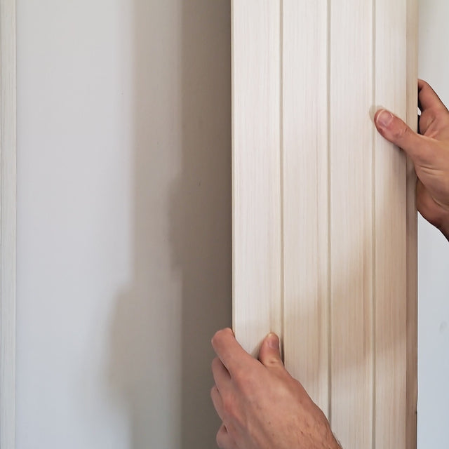 Painel ripado - ripa larga baixa - branco madeira 2,49m