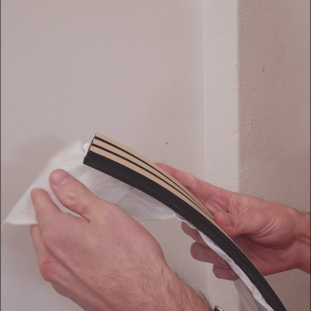 Painel ripado em rolo autoadesivo - preto/castanho claro