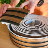 Painel ripado em rolo autoadesivo - preto/castanho