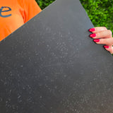 Revestimento vinílico chão e parede LVT dry back cinzento
